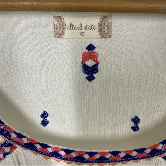 Altar’d State Embroidered Flowy Peasant Top - Picture 5 of 8